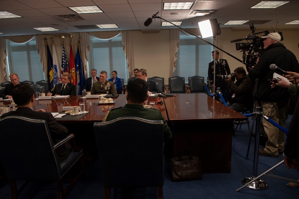 U.S. Acting Secretary of Defense Hosts Secretary of National Defense of the Philippines