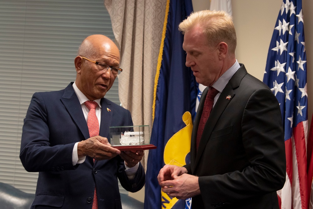 U.S. Acting Secretary of Defense Hosts Secretary of National Defense of the Philippines