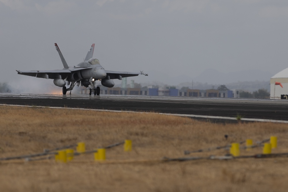 Balikatan 2019: Expeditionary airfield technicians test arresting gear