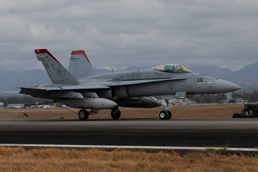 Balikatan 2019: Expeditionary airfield technicians test arresting gear