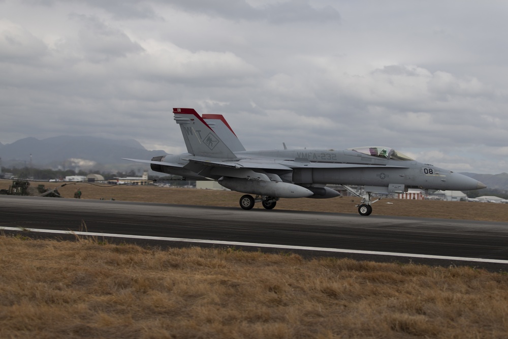 Balikatan 2019: Expeditionary airfield technicians test arresting gear