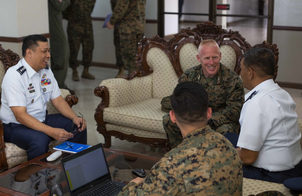 Balikatan 2019: Maj. Gen. Weidley meets with Armed Forces of the Philippines counterparts