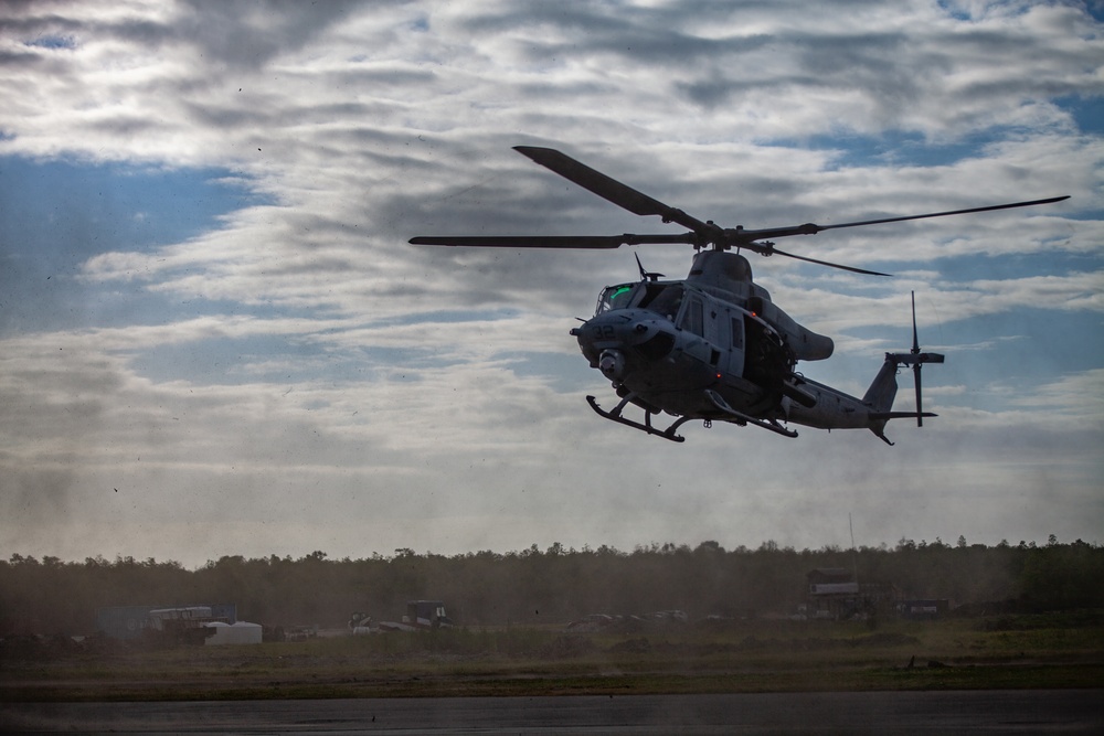 HMLA-773 lands at NOLA Motorsports Park