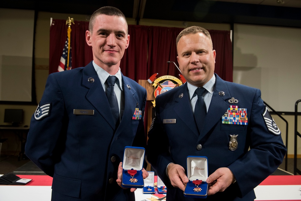 Fairchild Airmen receive life-saving award