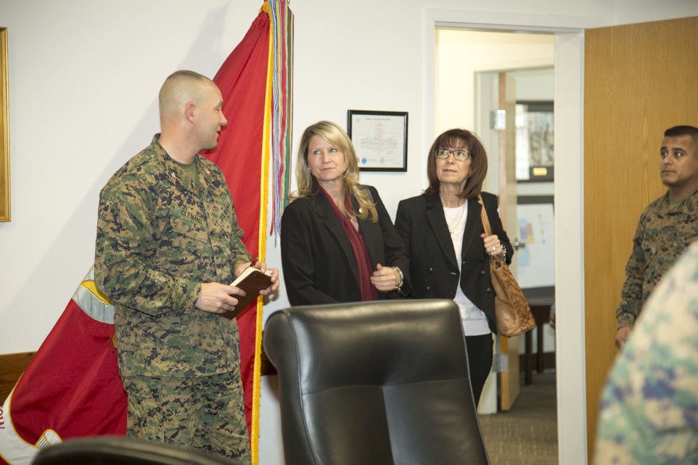 MCLB Barstow's CO meets new District supervisor