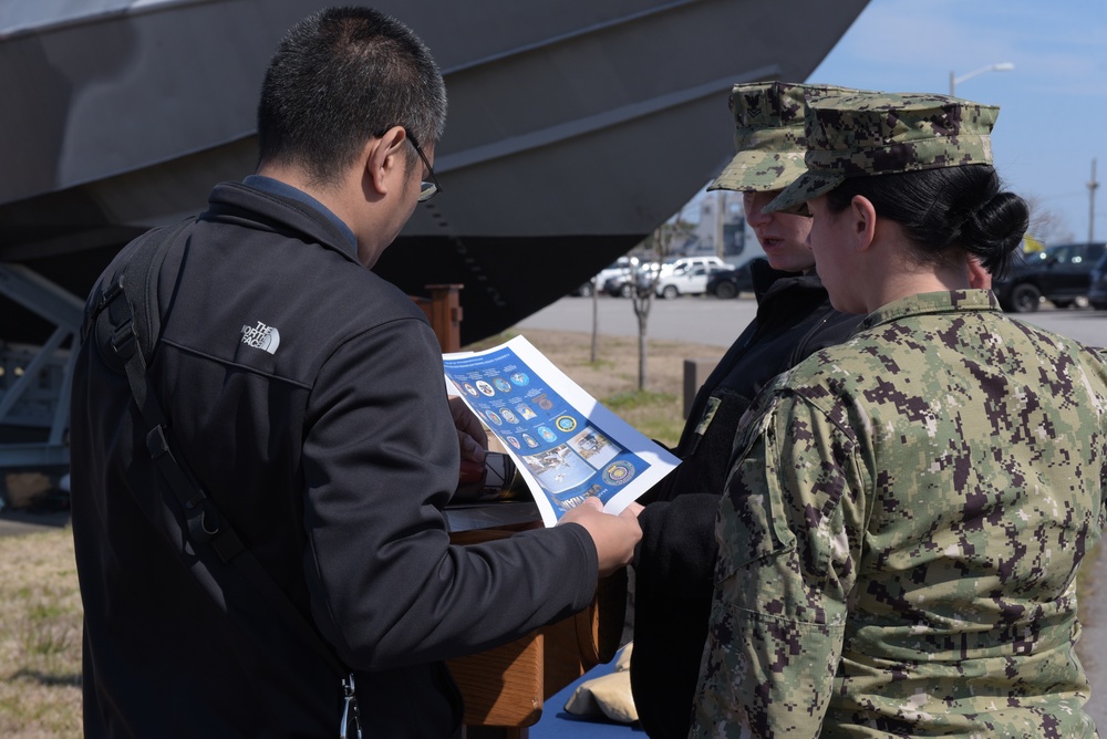 Discussing logistics before a ceremony
