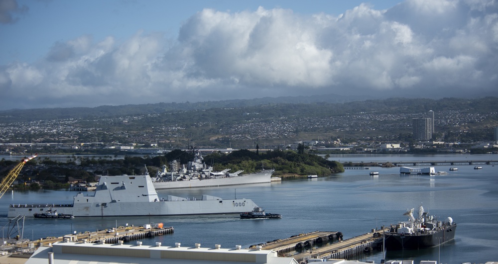 USS Zumwalt arrives in Pearl Harbor