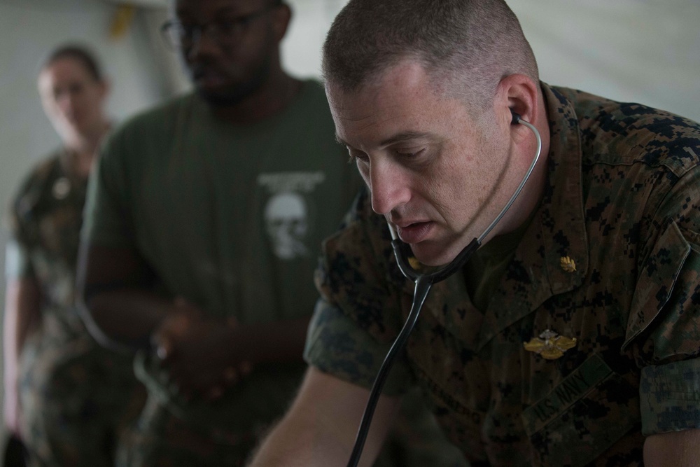 Japanese Amphibious Rapid Deployment Brigade Logistics Battalion trains with Combat Logistics Battalion 31