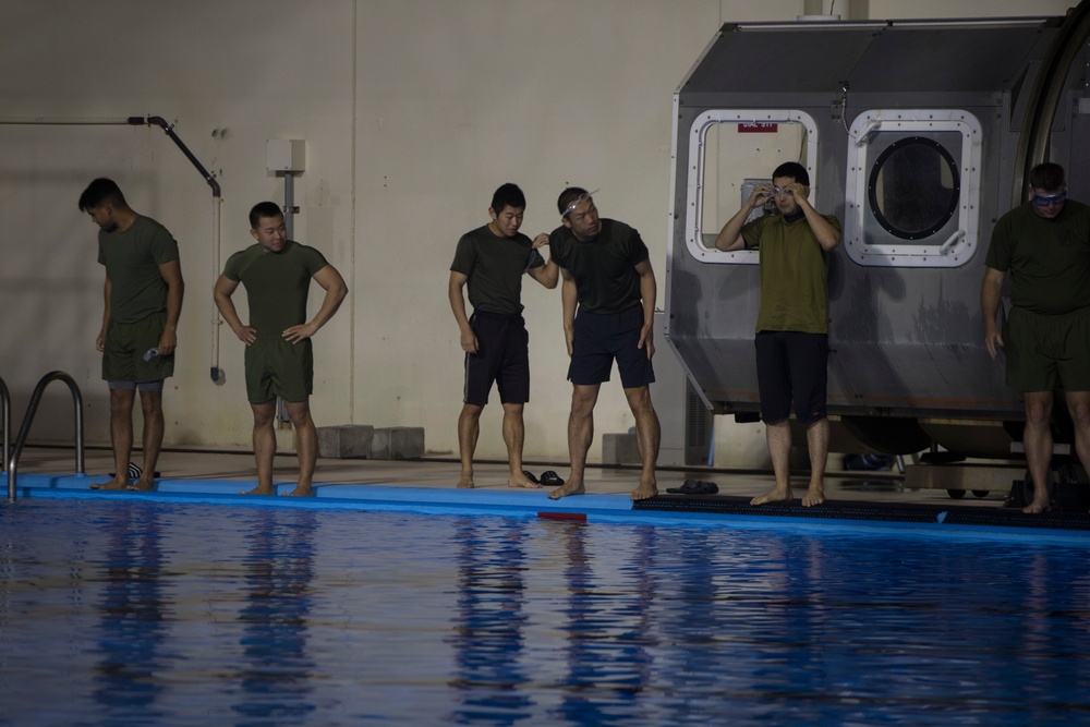 Japanese Amphibious Rapid Deployment Brigade Logistics Battalion trains with Combat Logistics Battalion 31