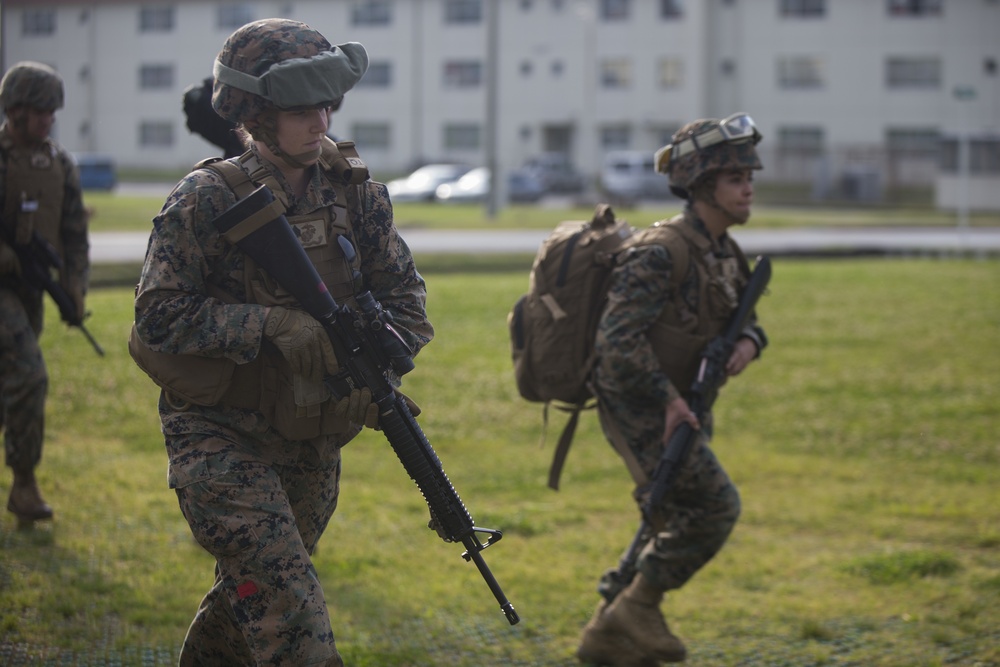Japanese Amphibious Rapid Deployment Brigade Logistics Battalion trains with Combat Logistics Battalion 31