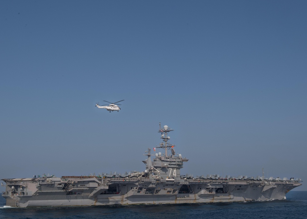 The aircraft carrier USS John C. Stennis (CVN 74)