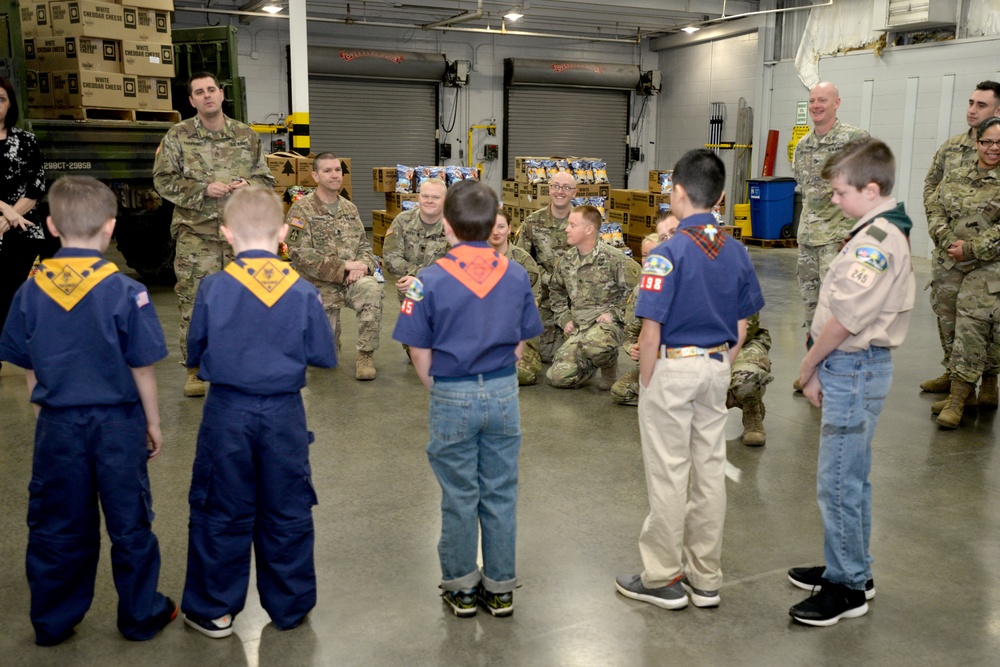 Boy Scouts donate popcorn to Indiana National Guard, USO