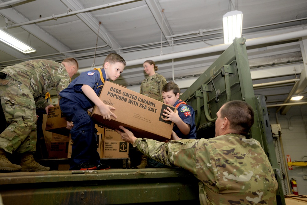 Boy Scouts donate popcorn to Indiana National Guard, USO