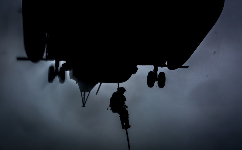 Royal Dutch Marines with 32nd Raiding Squadron and 2nd LE BN Conduct Dutch Bilateral Training