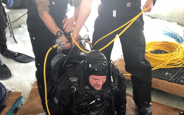 NECC Divers join U.S. Coast Guard, Canadian and British Forces Train Under the Ice
