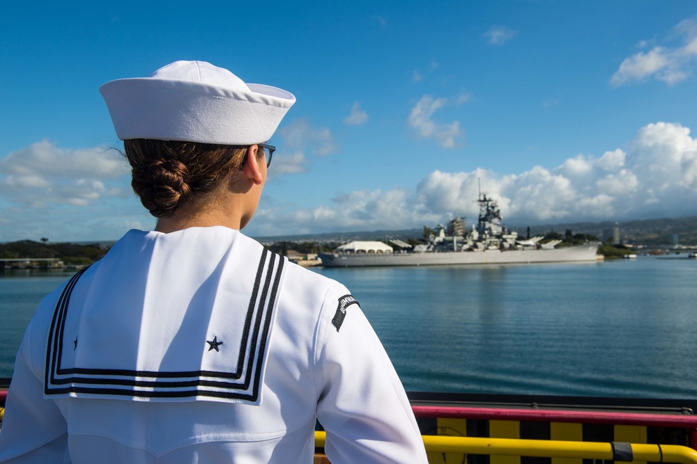 USS Zumwalt Arrives in Pearl Harbor