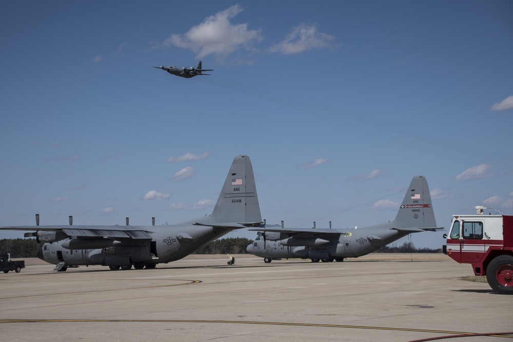 Lt Col Jeffrey C. Siwik Celebrates Fini Flight