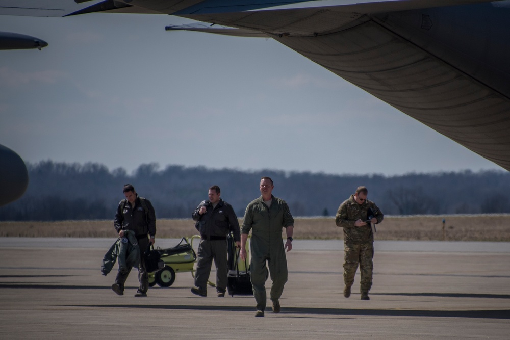 Lt Col Jeffrey C. Siwik Celebrates Fini Flight