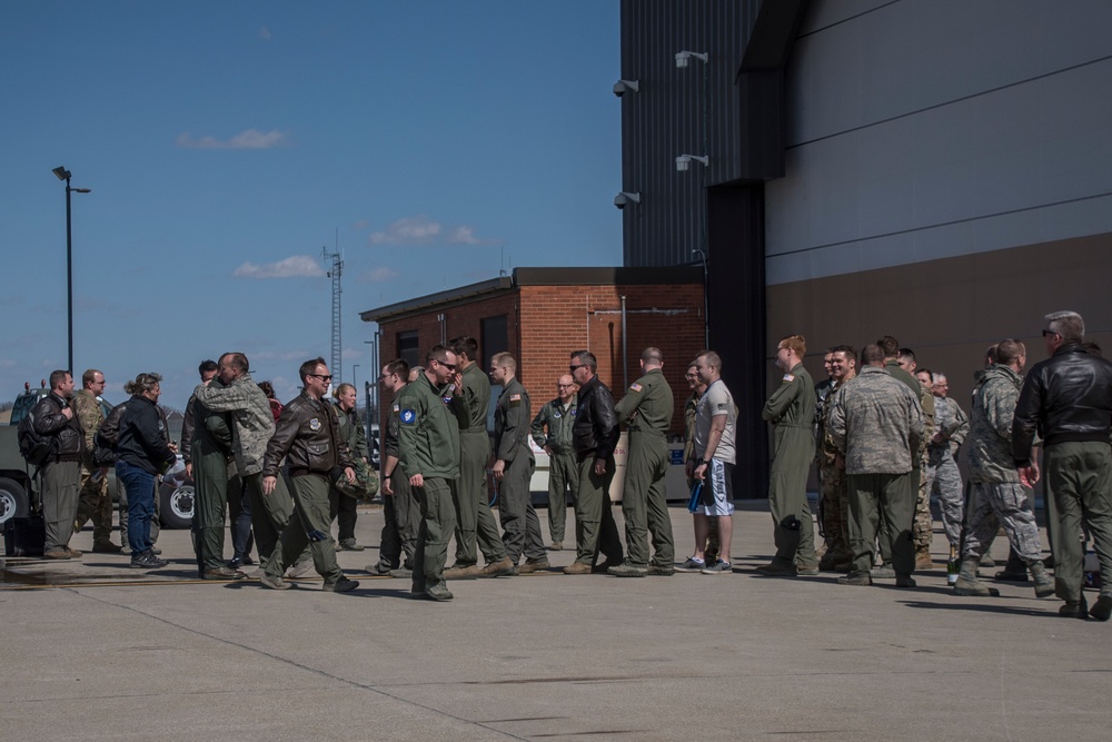 Lt Col Jeffrey C. Siwik Celebrates Fini Flight