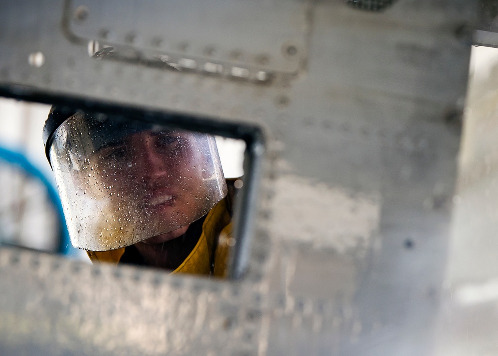 MXG Airmen ensure clean, serviceable ‘Hawgs’