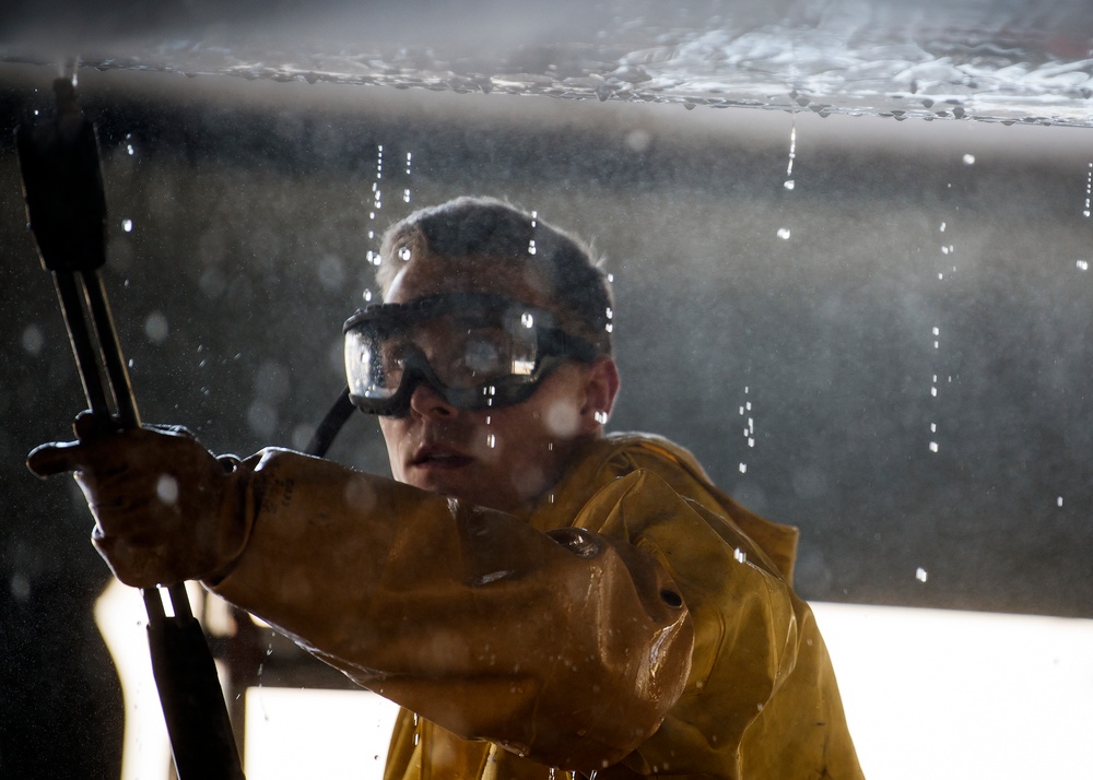 MXG Airmen ensure clean, serviceable ‘Hawgs’