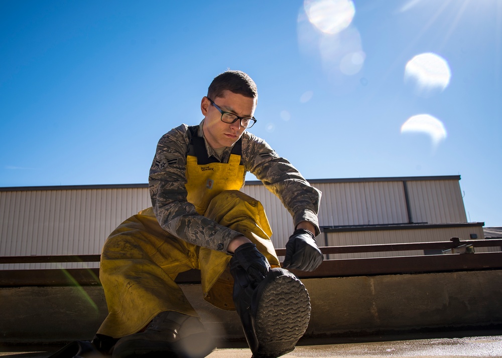 MXG Airmen ensure clean, serviceable ‘Hawgs’