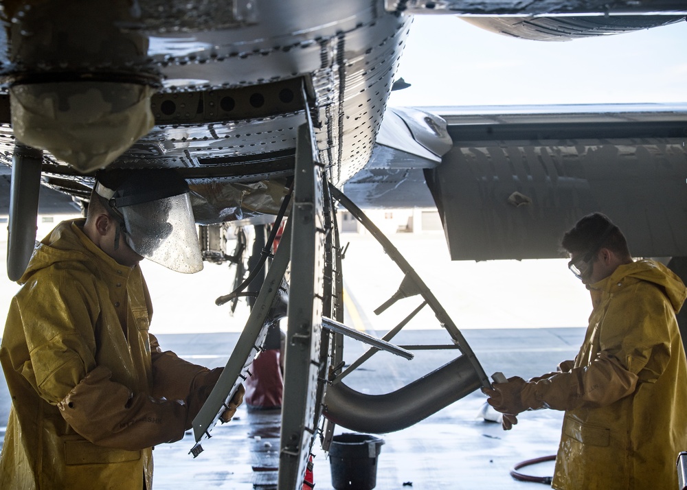 MXG Airmen ensure clean, serviceable ‘Hawgs’