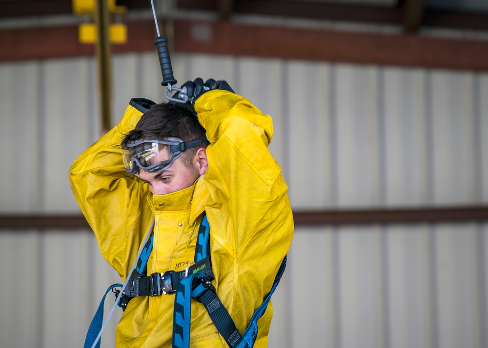 MXG Airmen ensure clean, serviceable ‘Hawgs’