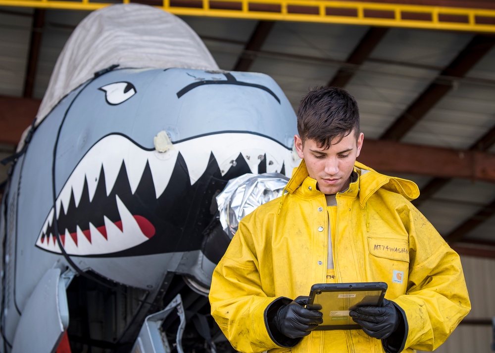 MXG Airmen ensure clean, serviceable ‘Hawgs’