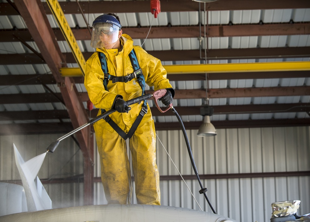 MXG Airmen ensure clean, serviceable ‘Hawgs’