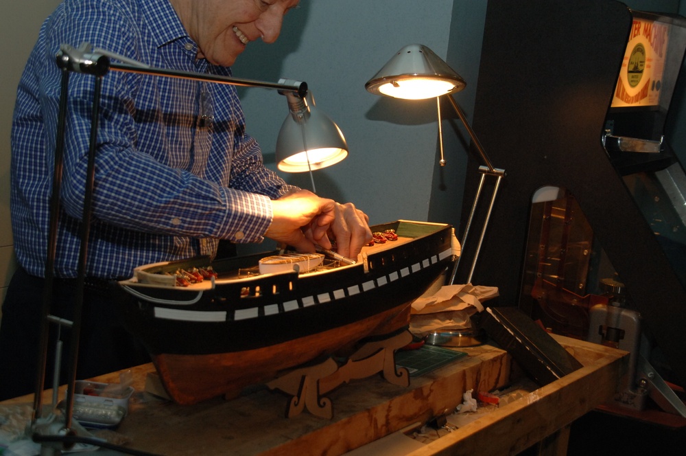 Model Ship Builder