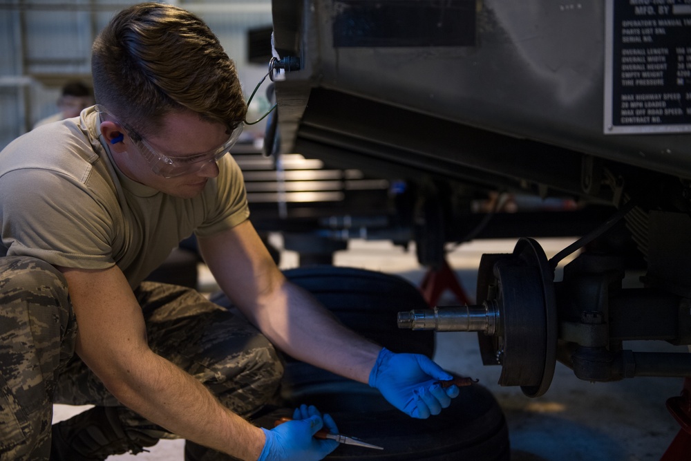 Munitions Airmen pay it forward