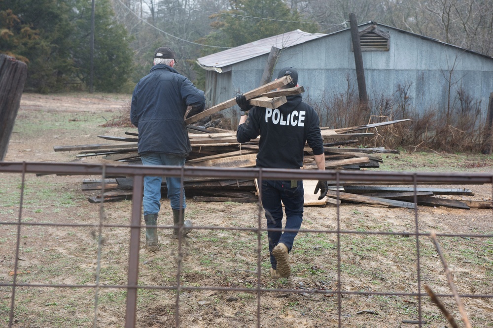 509th SFS defenders volunteer on Vietnam War veteran's farm