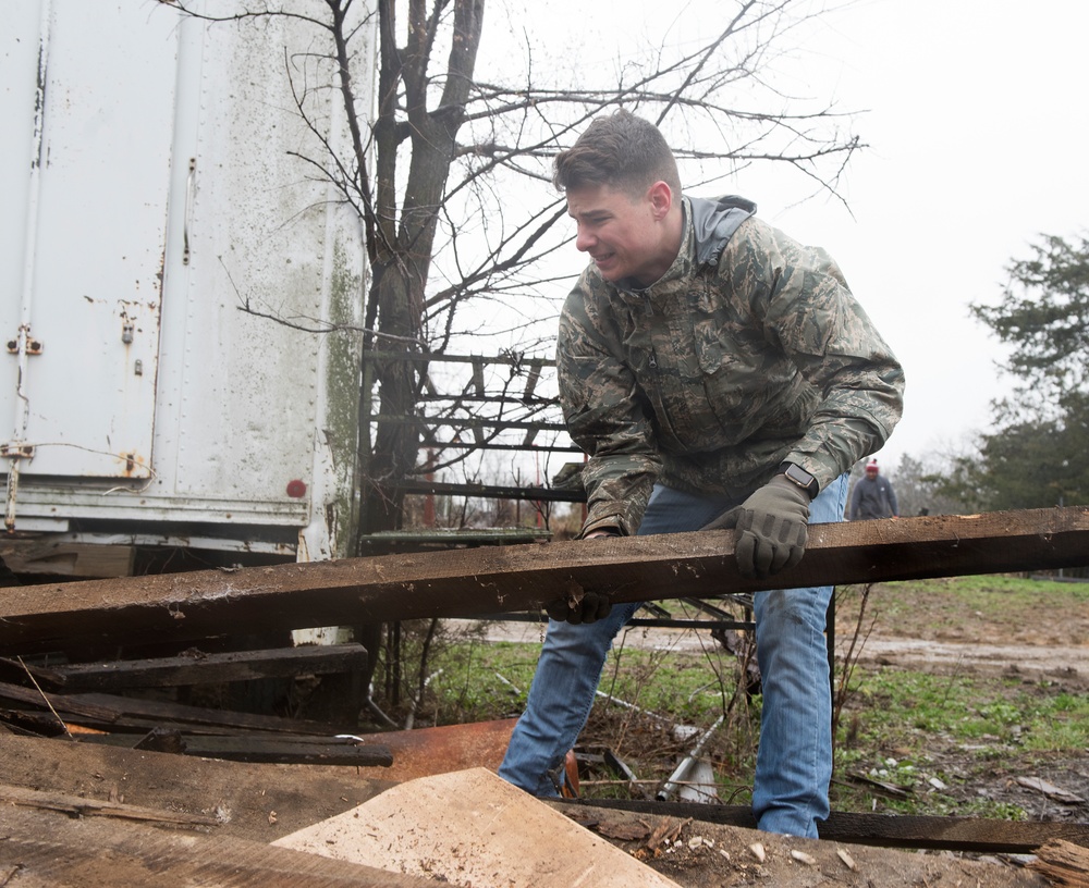 509th SFS defenders volunteer on Vietnam War veteran's farm