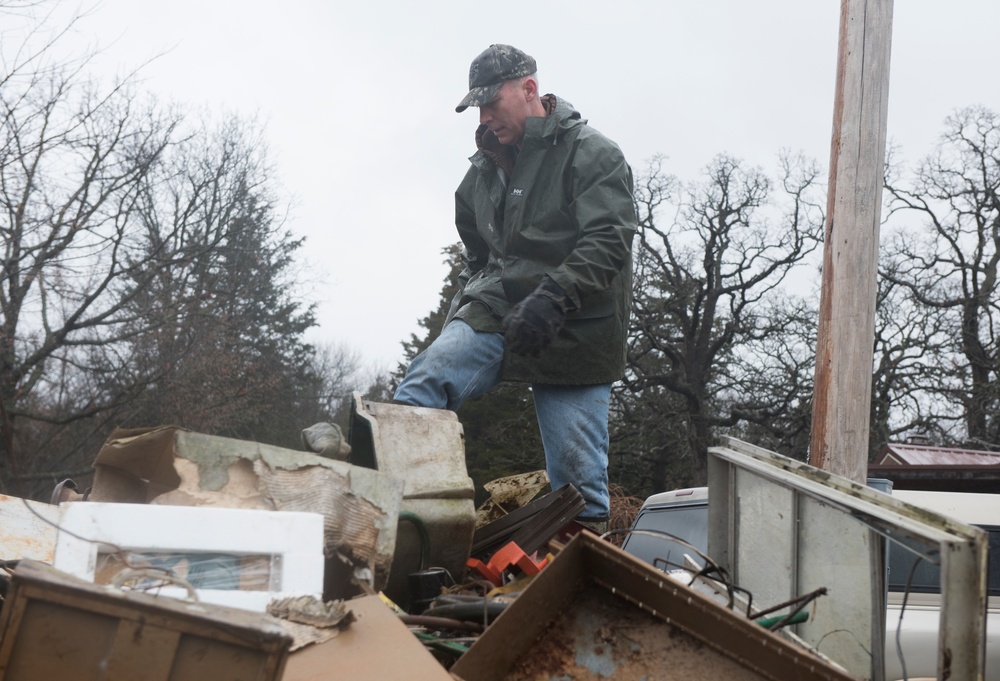 509th SFS defenders volunteer on Vietnam War veteran's farm