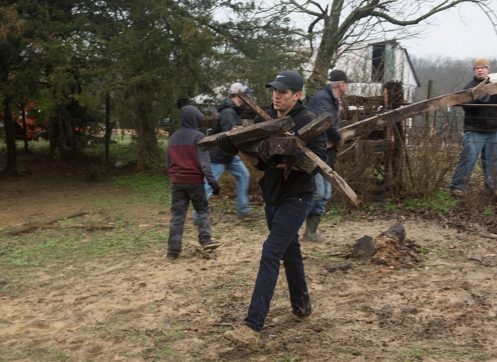 509th SFS defenders volunteer on Vietnam War veteran's farm