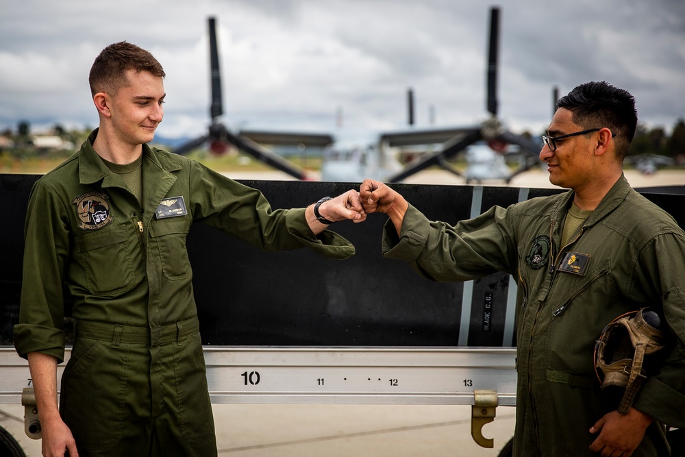 VMM-164 Marines replace  MV-22 Osprey blade