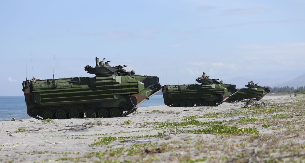 Balikatan 2019: Assault Amphibious Vehicles (AAV) in the Philippines