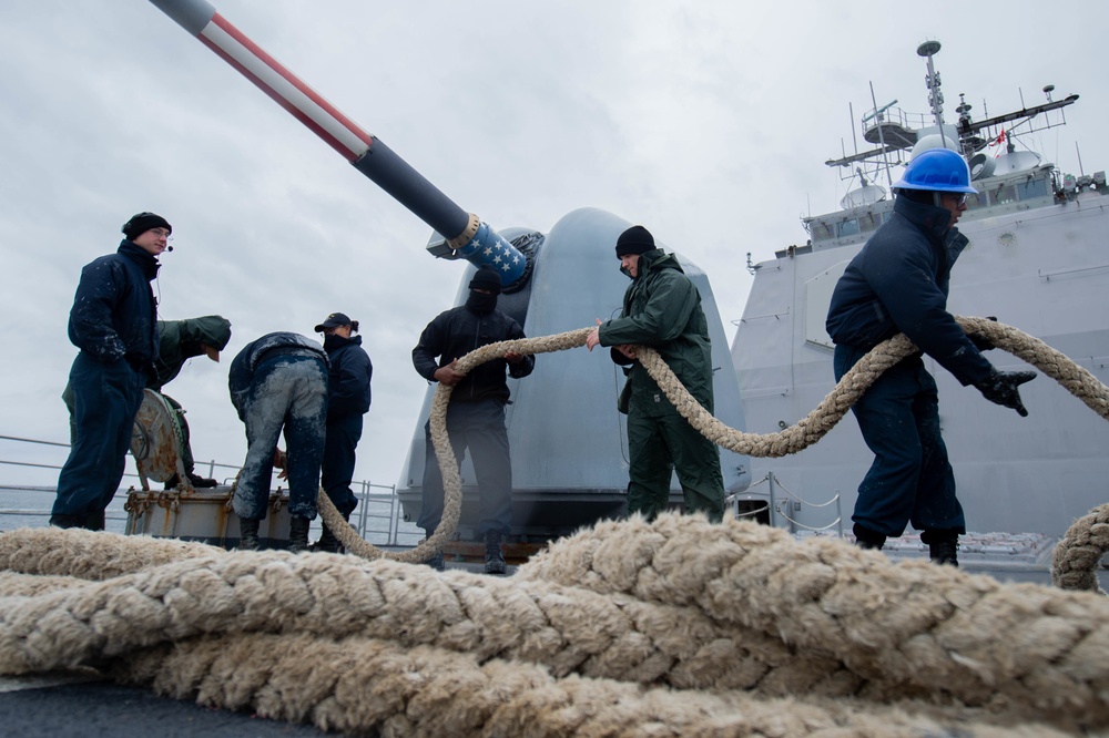 USS Leyte Gulf Goes Underway for Deployment