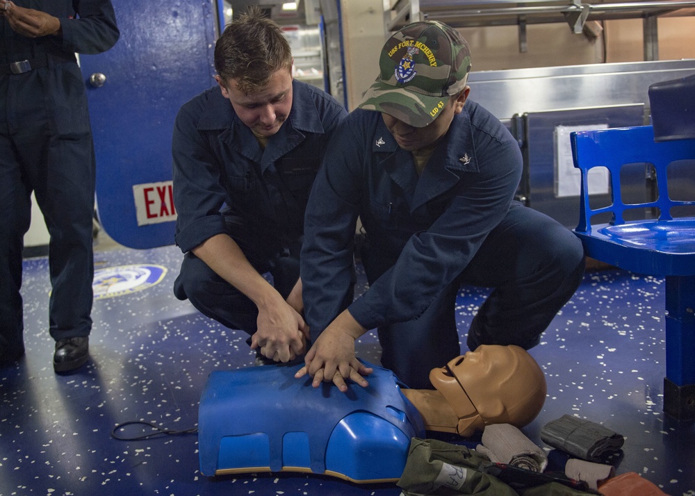 USS Fort McHenry Conducts Medical Training