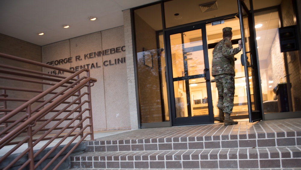 Residency program provides Airmen dental implant options