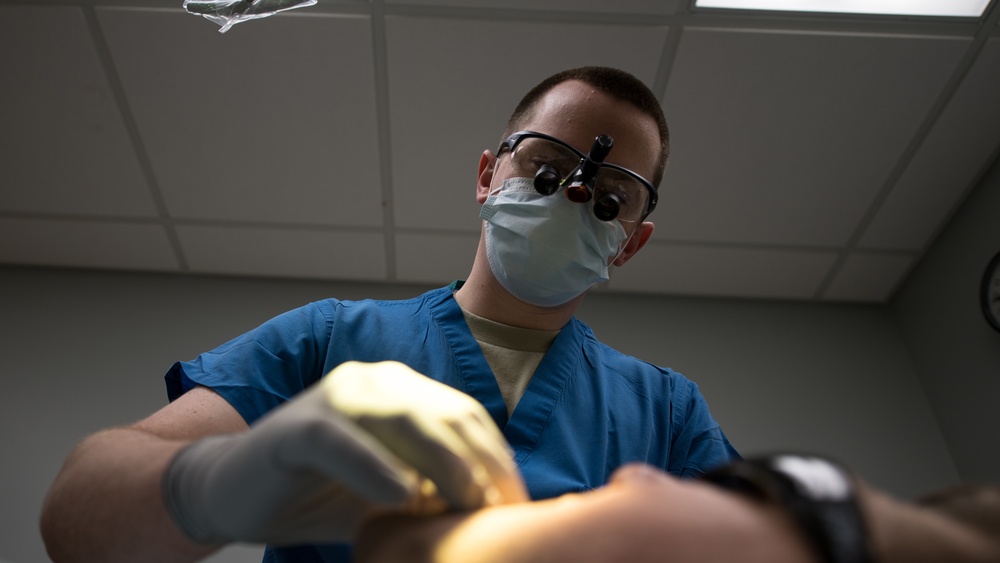 Residency program provides Airmen dental implant options