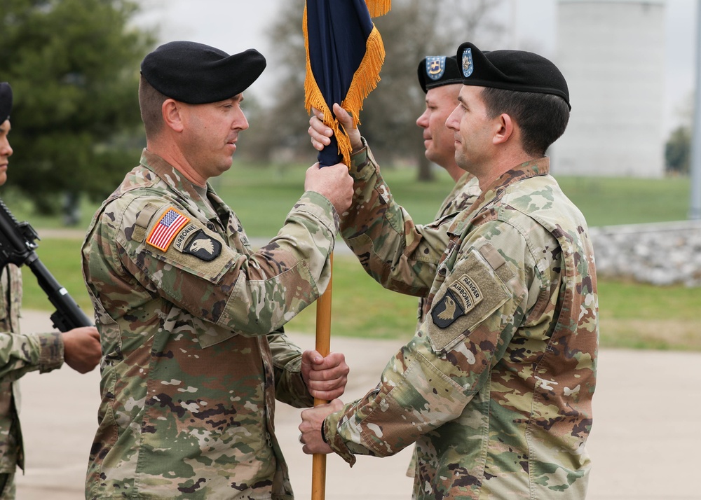 LTC Tracy passes the guidon to CSM Pleskach.