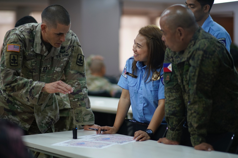 Hawaii National Guard State Partnership Program participates disaster exercise in Quezon City.