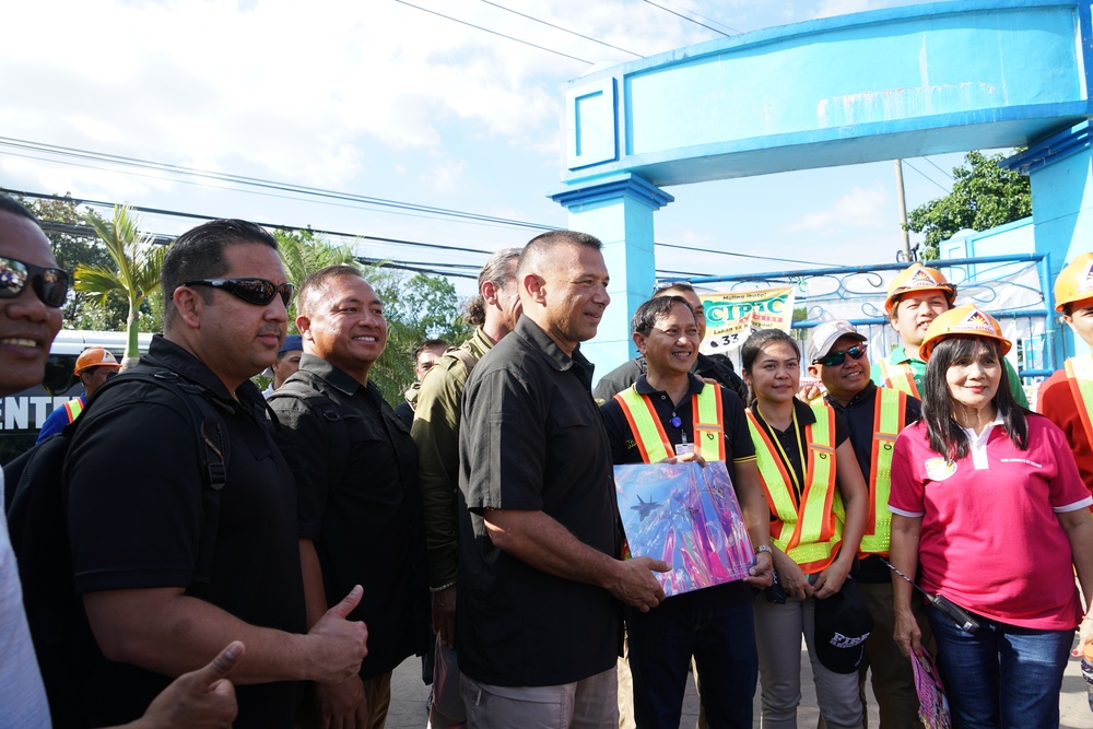 Hawaii National Guard State Partnership Program participates disaster exercise in Quezon City.