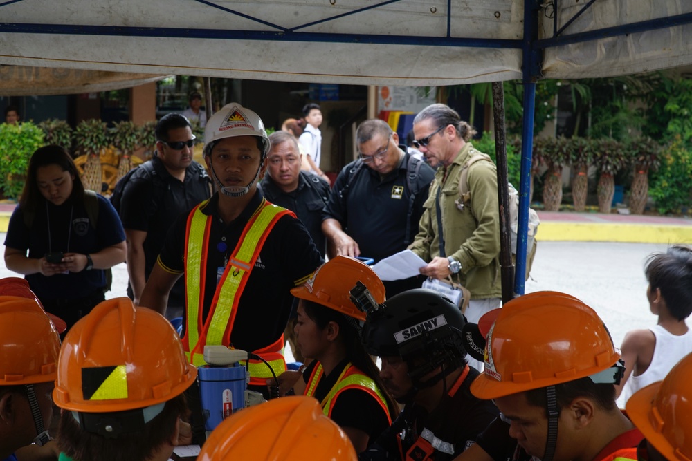 Hawaii National Guard State Partnership Program participates disaster exercise in Quezon City.