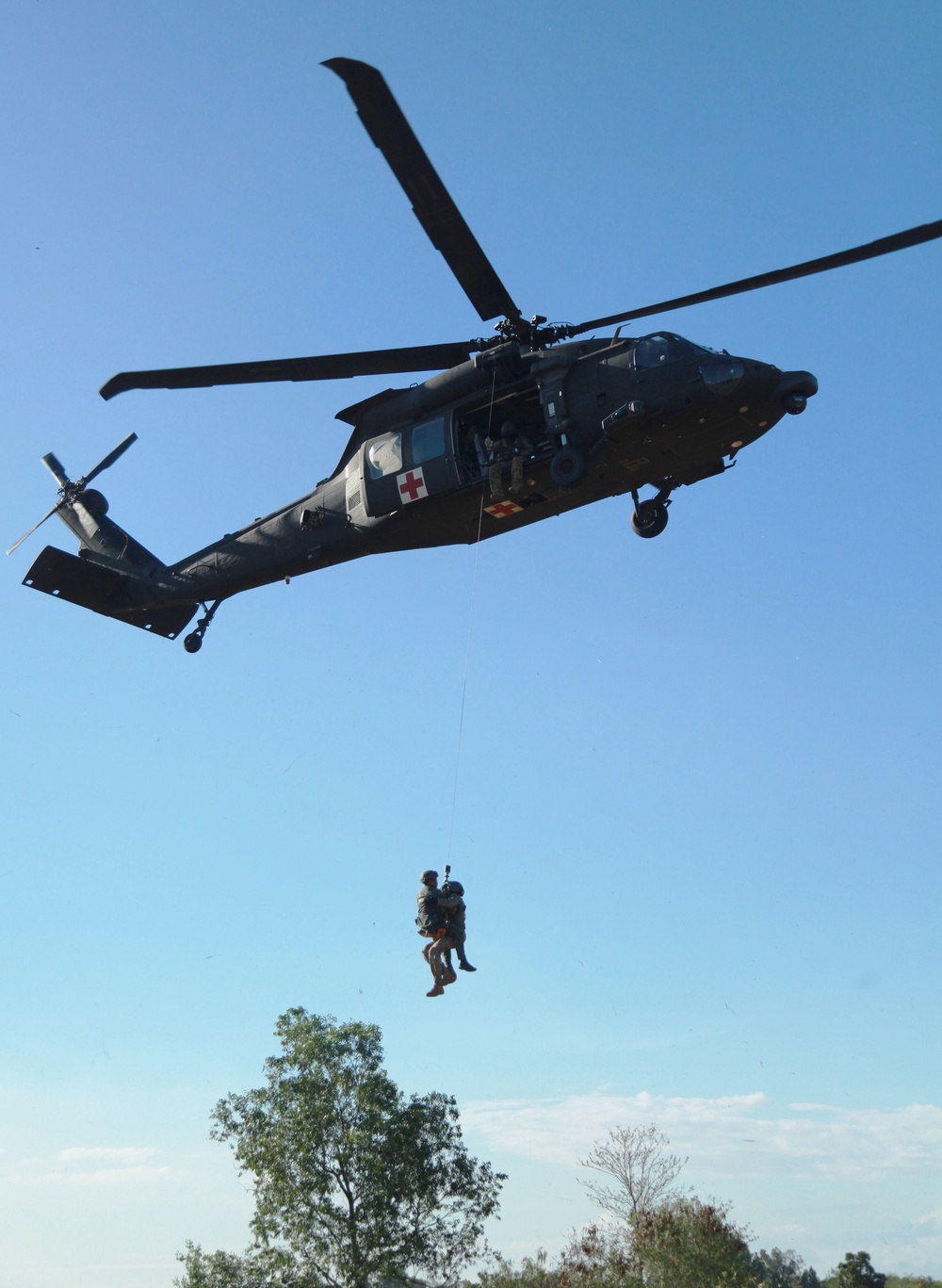 Balikatan 2019: U.S. Special Forces and Philippine Armed Forces conduct medical evacuation hoist training