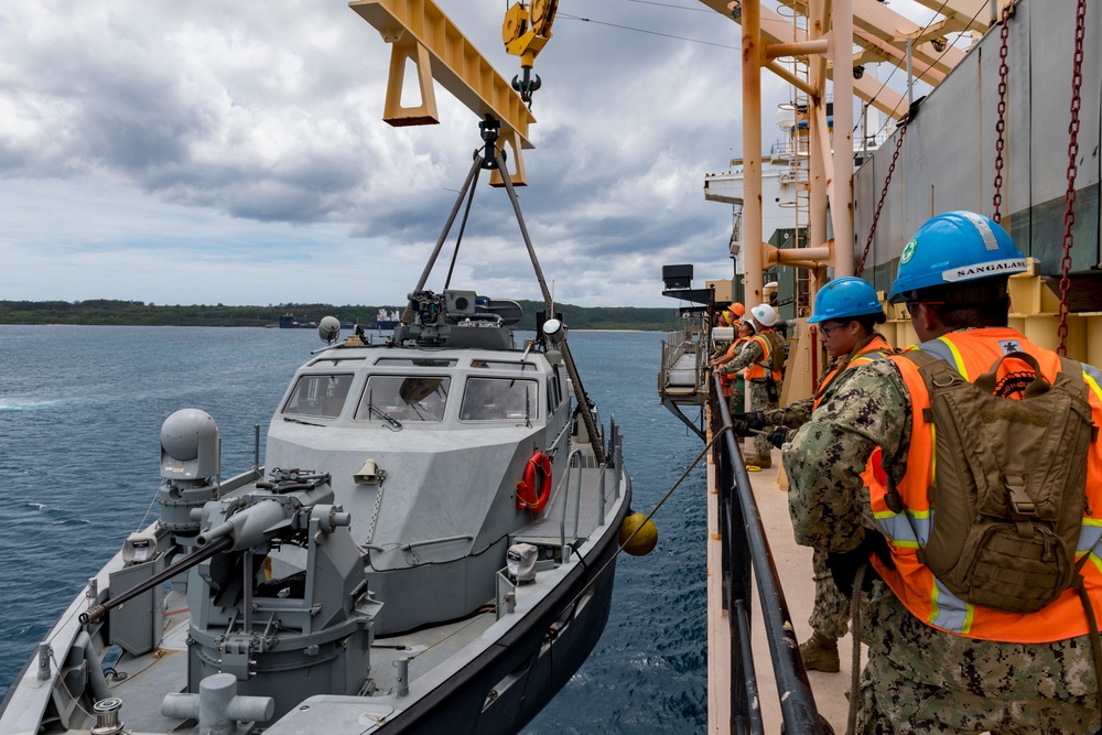 NCHB 1 conducts lift on/lift off opperation