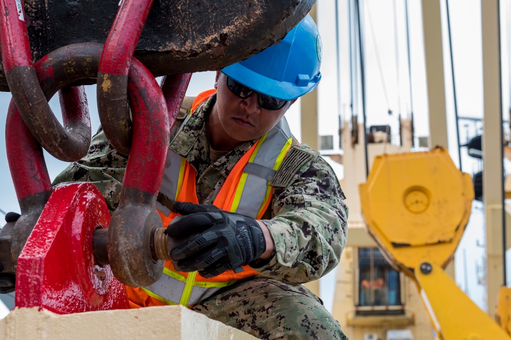 NCHB 1 conducts lift on/lift off opperation