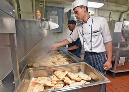 USS Blue Ridge Sailors Participate in Cooking Event with Thai Chefs